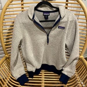Patagonia pullover quarter zip - womens M